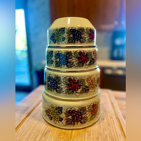 Enamel Nesting Mixing Bowls, Cabernet Pattern by Tabletops Unlimited, Set of 4 - Picture 8 of 9